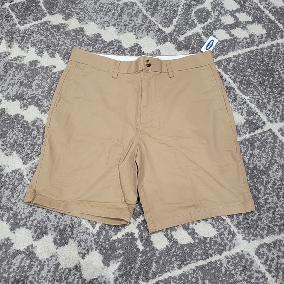 Old navy shorts - Picture 2 of 6